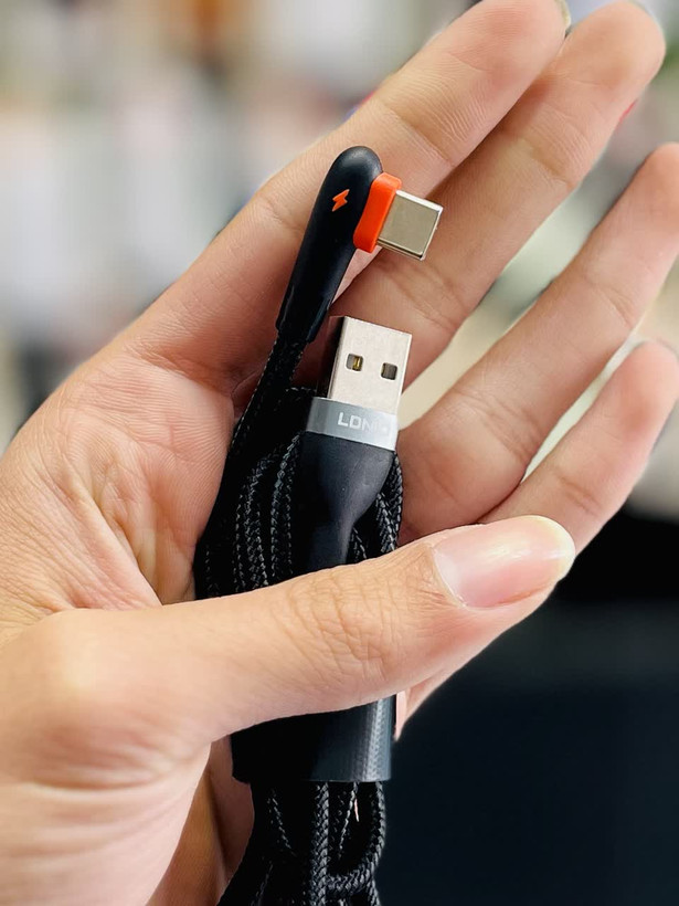 کابل شارژر 90 درجه USB-C به طول 1متر 2.4 آمپر مدل LDNIO LS561