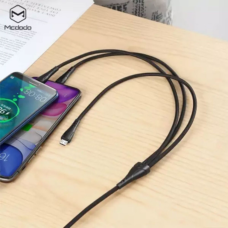 کابل سه سر فست شارژ 3 آمپر مک دودو طول 1.2 متر فست شارژ